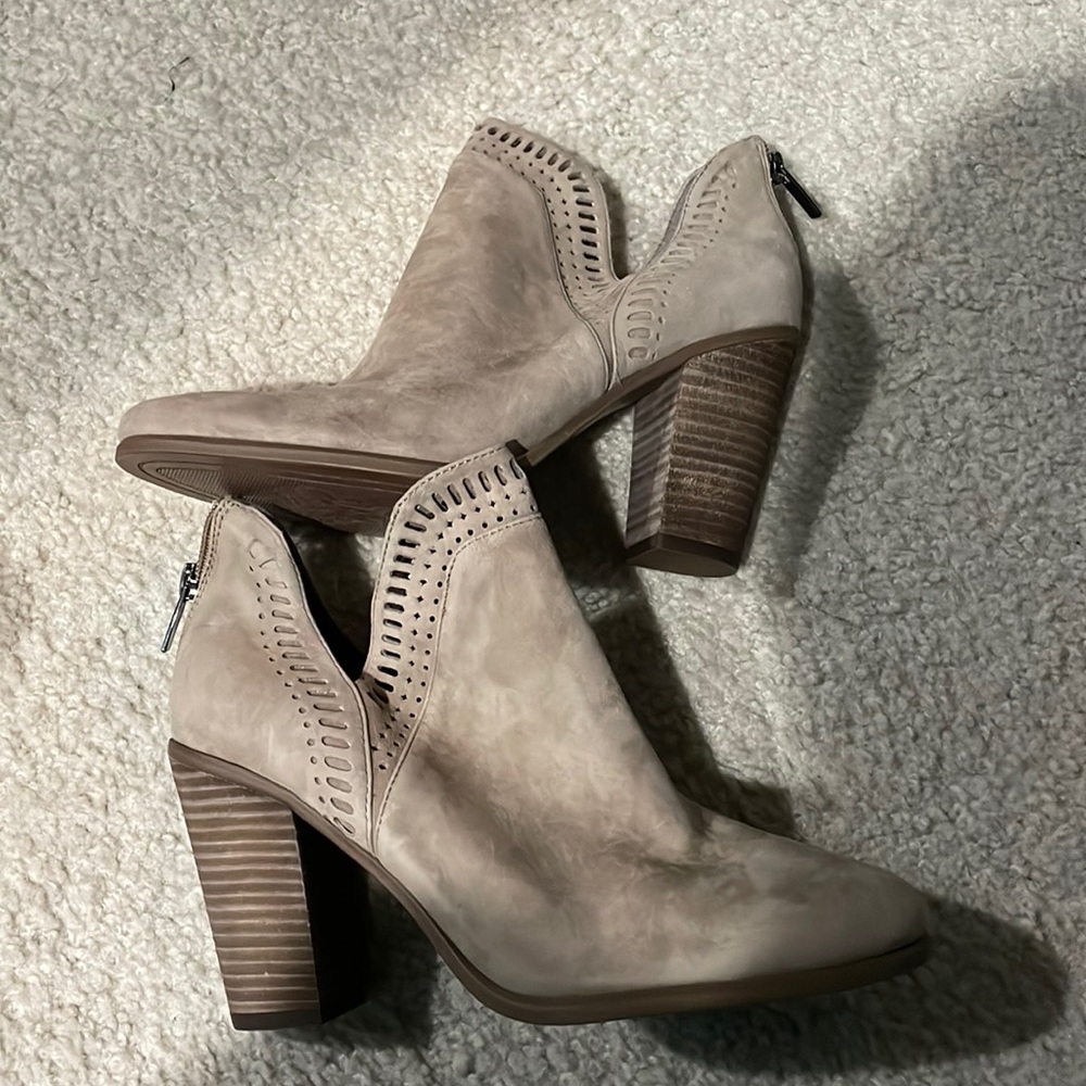 Brand new Vince Camuto block heel booties!